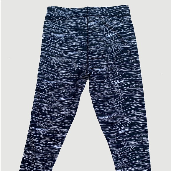 Puma Patterned Athletic Capri Leggings - Picture 3 of 6